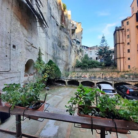 La Casa Nella Roccia Apartment Naples Luaran gambar