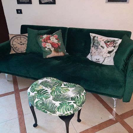 La Casa Nella Roccia Apartment Naples Luaran gambar