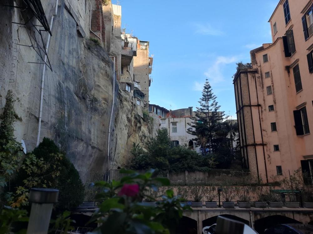 La Casa Nella Roccia Apartment Naples Luaran gambar