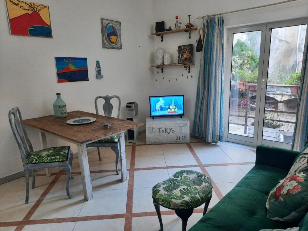 La Casa Nella Roccia Apartment Naples Luaran gambar