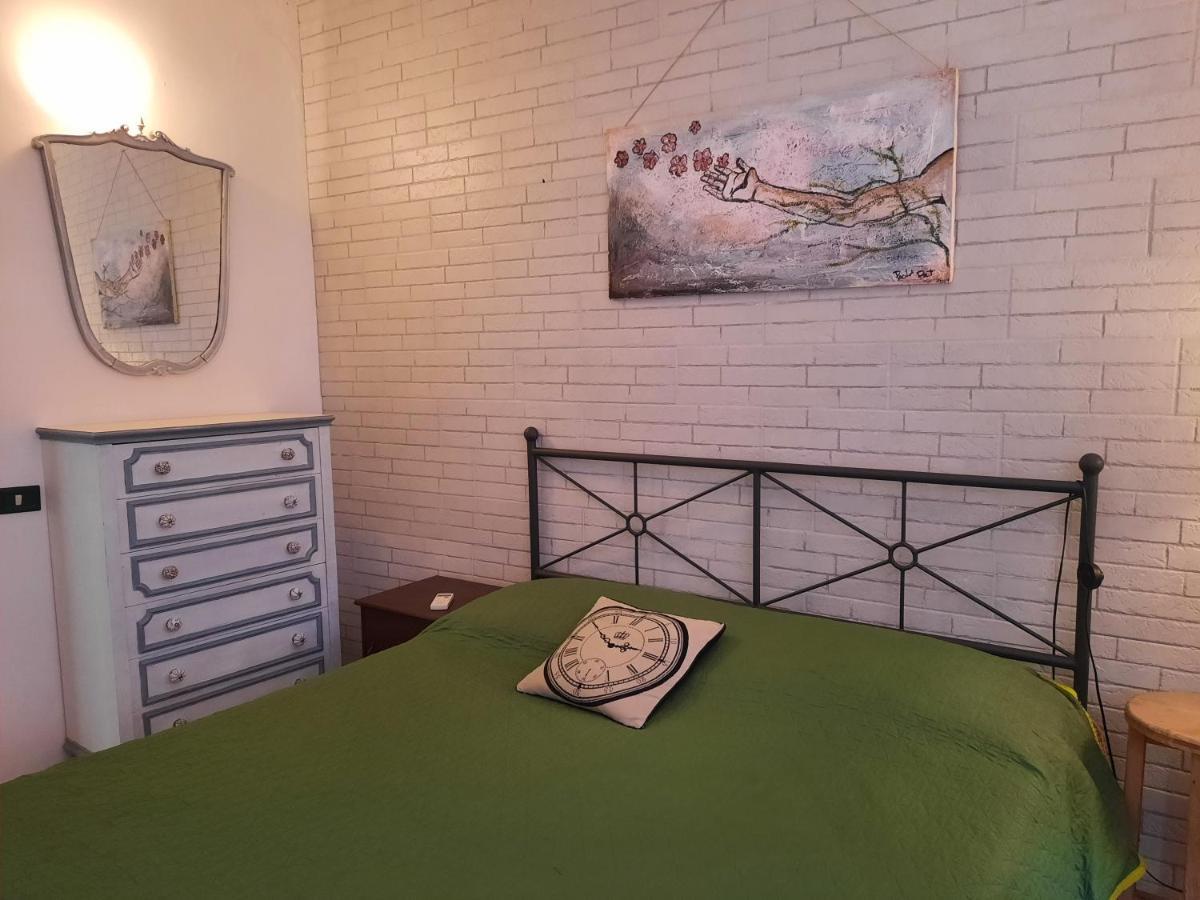 La Casa Nella Roccia Apartment Naples Luaran gambar