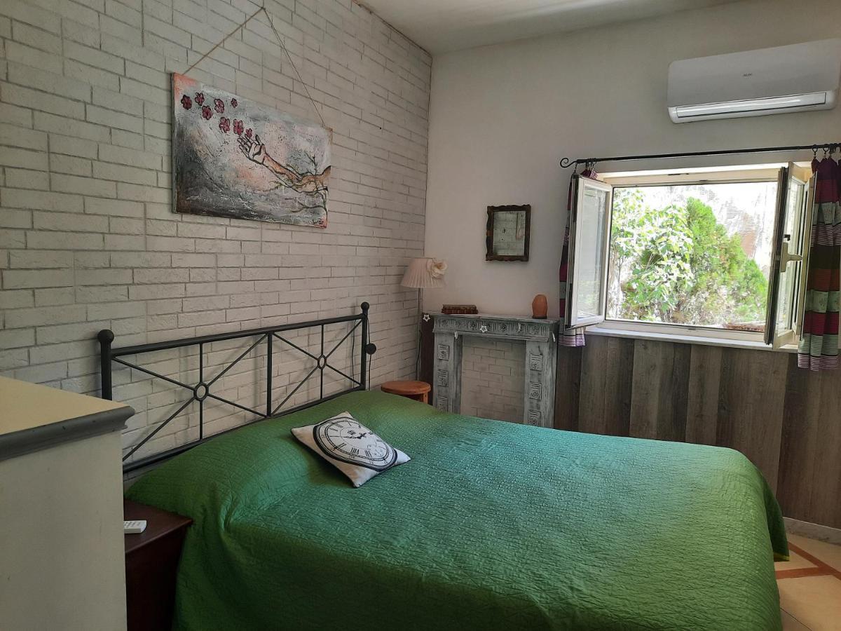 La Casa Nella Roccia Apartment Naples Luaran gambar